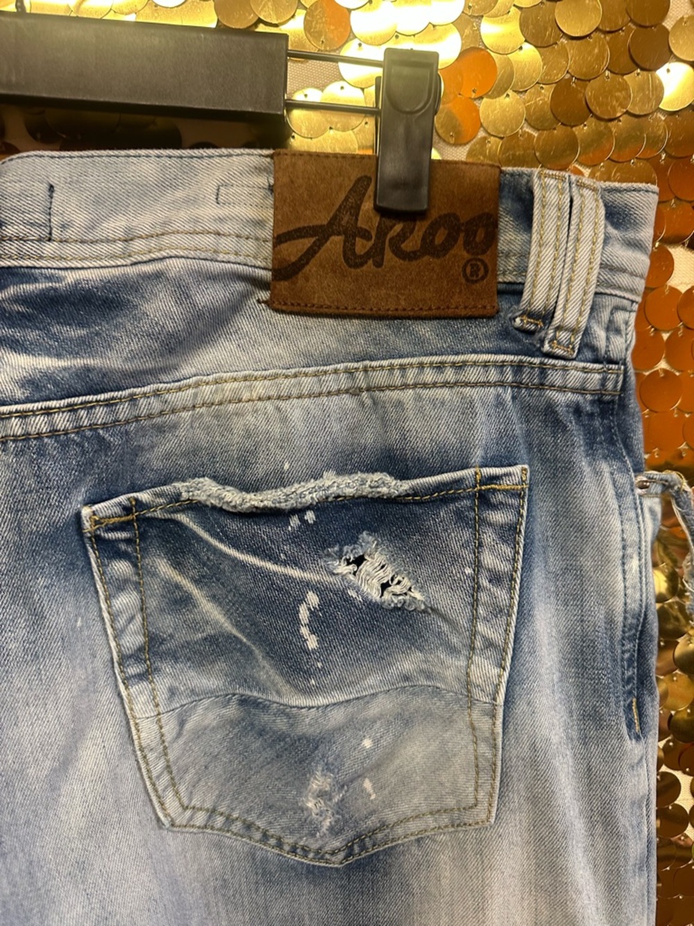 Akoo Light Wash Distressed Men’s Jeans